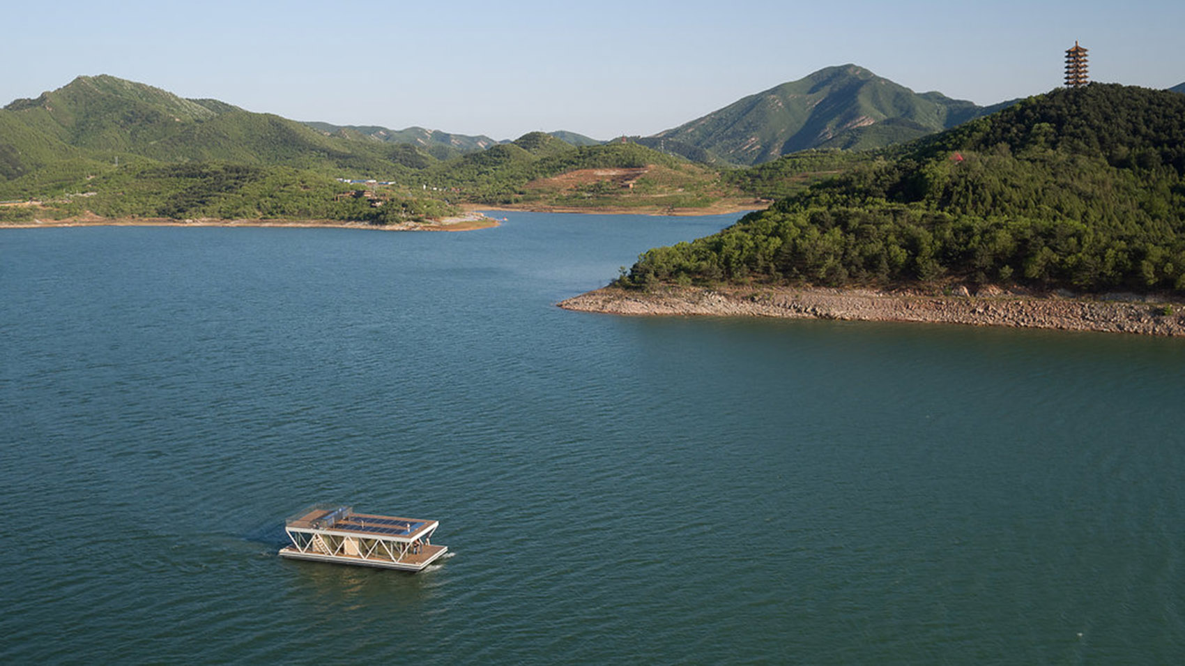 “漂浮之翼”度假船屋，中国 / FRIDAY-9
