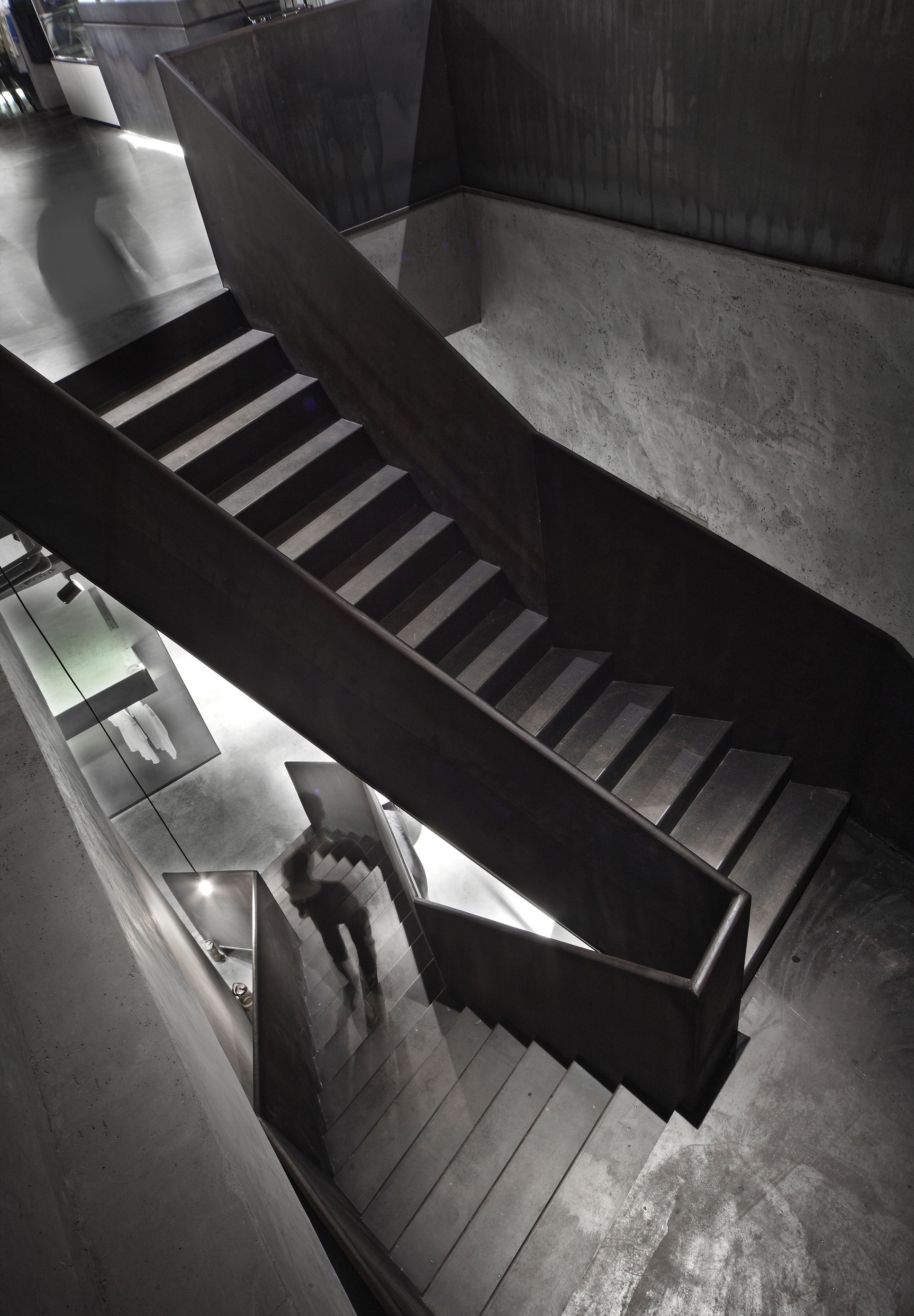 轻奢风男装店装修-5