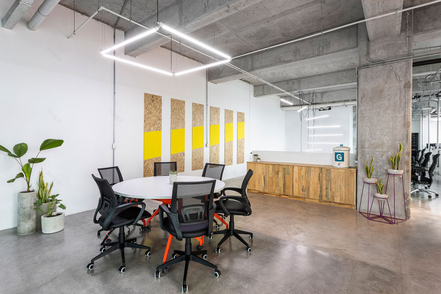 Guatemala 办公室 · 色彩活力协作空间-21