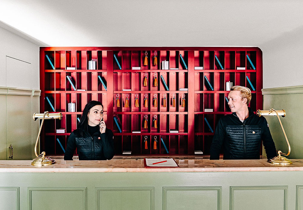 瑞士实验性高山酒店 | 时尚与传统的完美融合-26