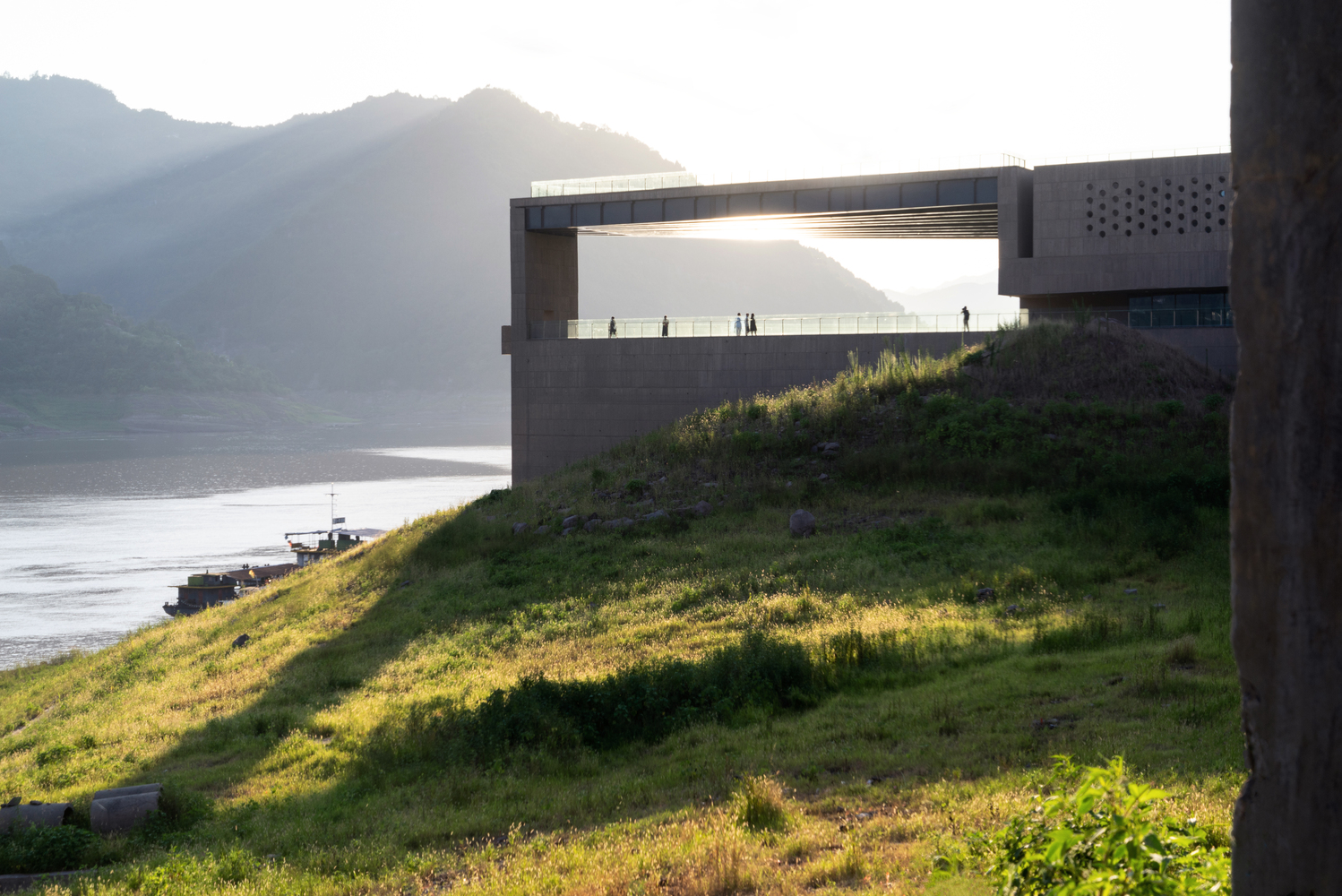 重庆云阳江滩游客中心-30