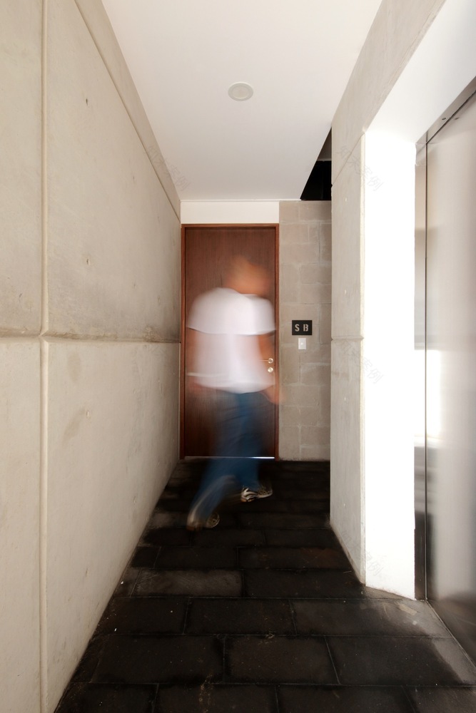 墨西哥 Escandón 社区的多功能公寓设计-59