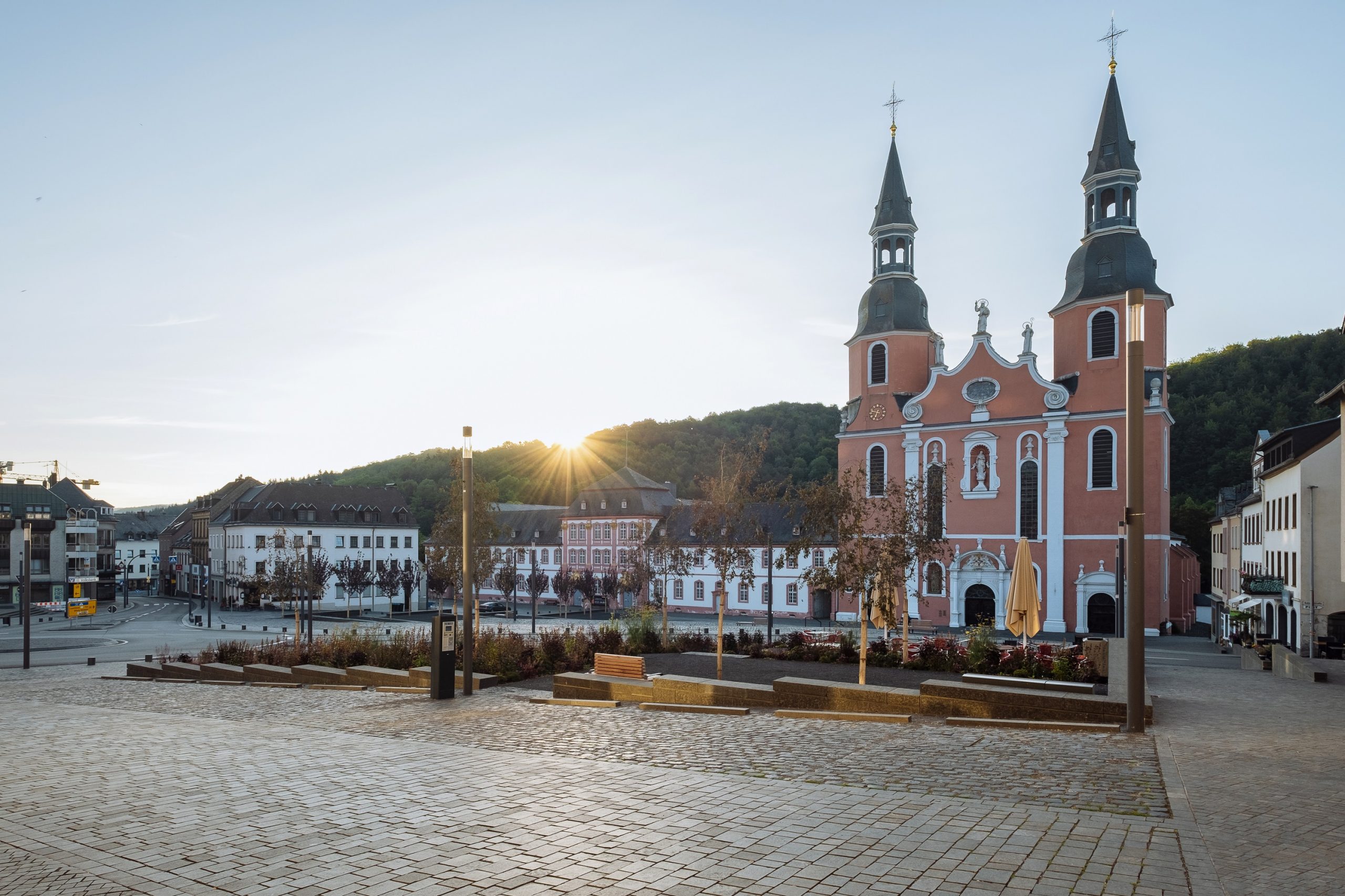 德国普吕姆·圣萨尔瓦多教堂广场设计丨Planorama Landschaftsarchitektur-18