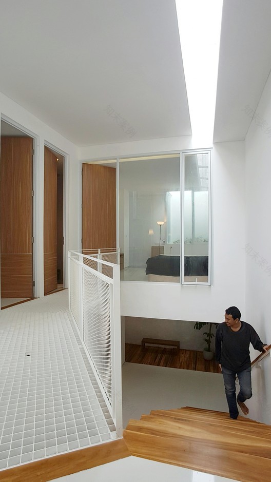 重型旋转屋 · 翻新与气候应对的印尼实例-14