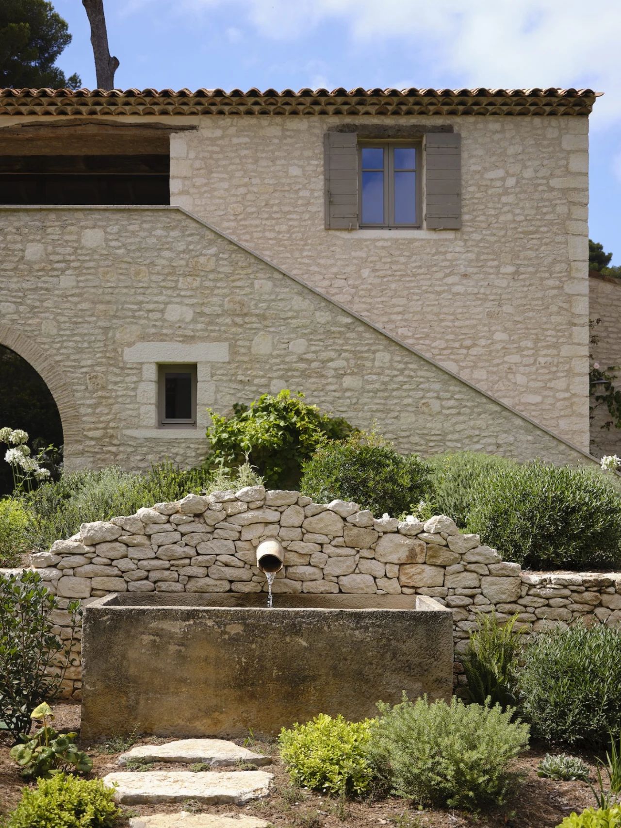 法国南部山间别墅Les Jours Heureu·丨Caprini  Pellerin建筑事务所-7