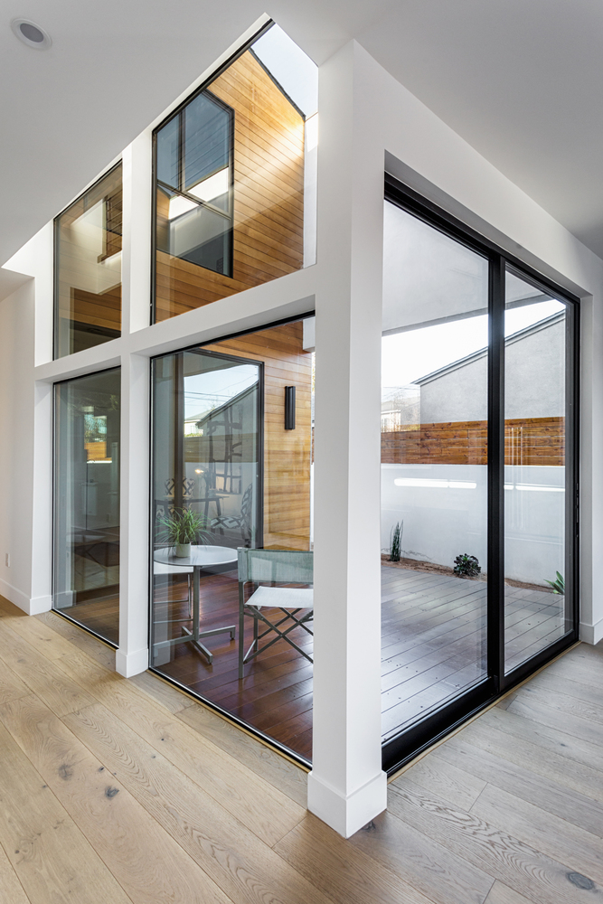 洛杉矶传统社区中的现代“盒子式”住宅-63