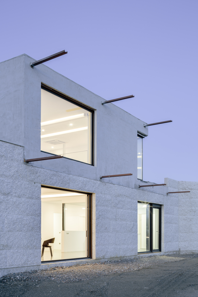 西班牙小城中的石筑家园-31