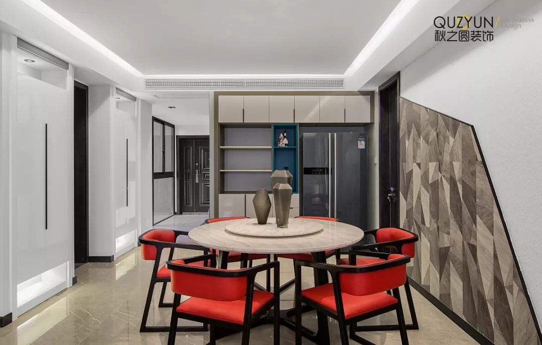 绿都万和城现代风格家居设计，巧妙融合西班牙红元素-19