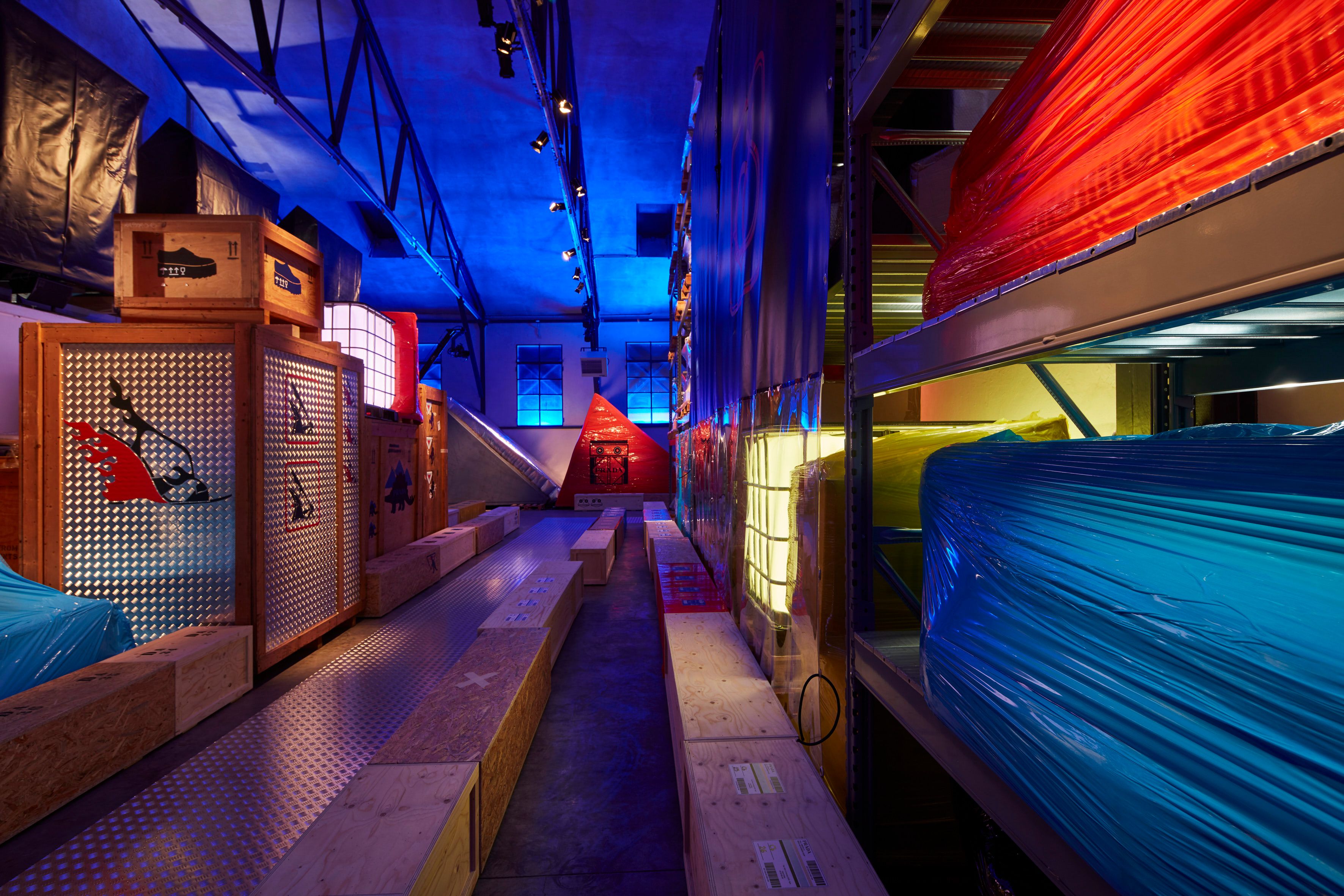 2018 秋冬普拉达男女时装秀-3