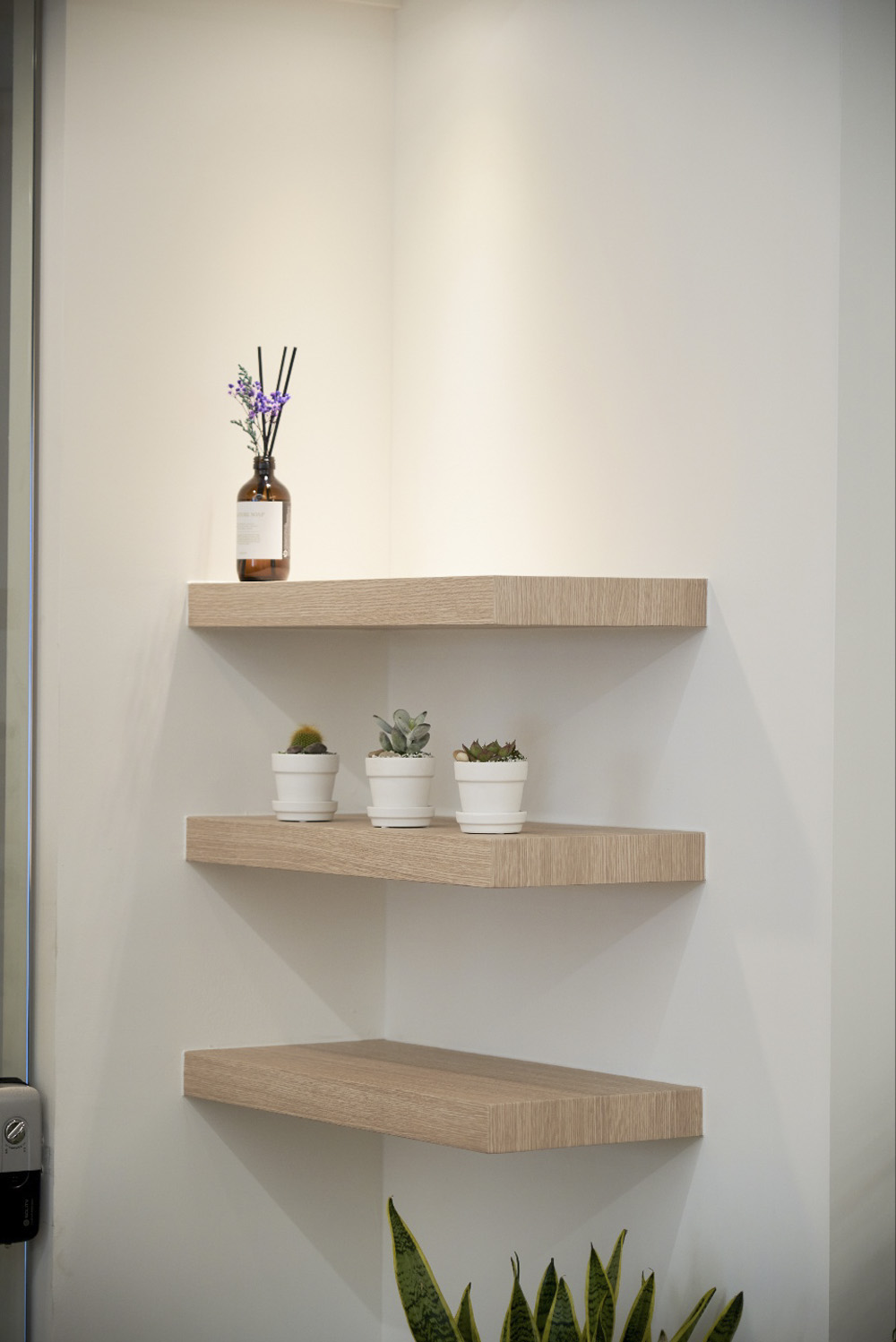 40 平简约双色调皮具店设计，尽显北欧风情-19