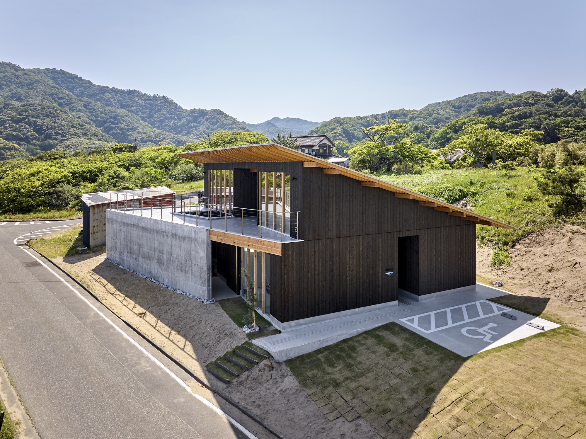 Kugami Terrace Sunset Cafe and Small Gallery / REPLUS Co.,Ltd-36