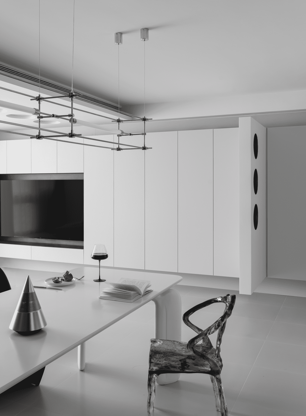 桌柜一体+开放布局释放空间，黑白极简谱写“断舍离”生活乐曲-14