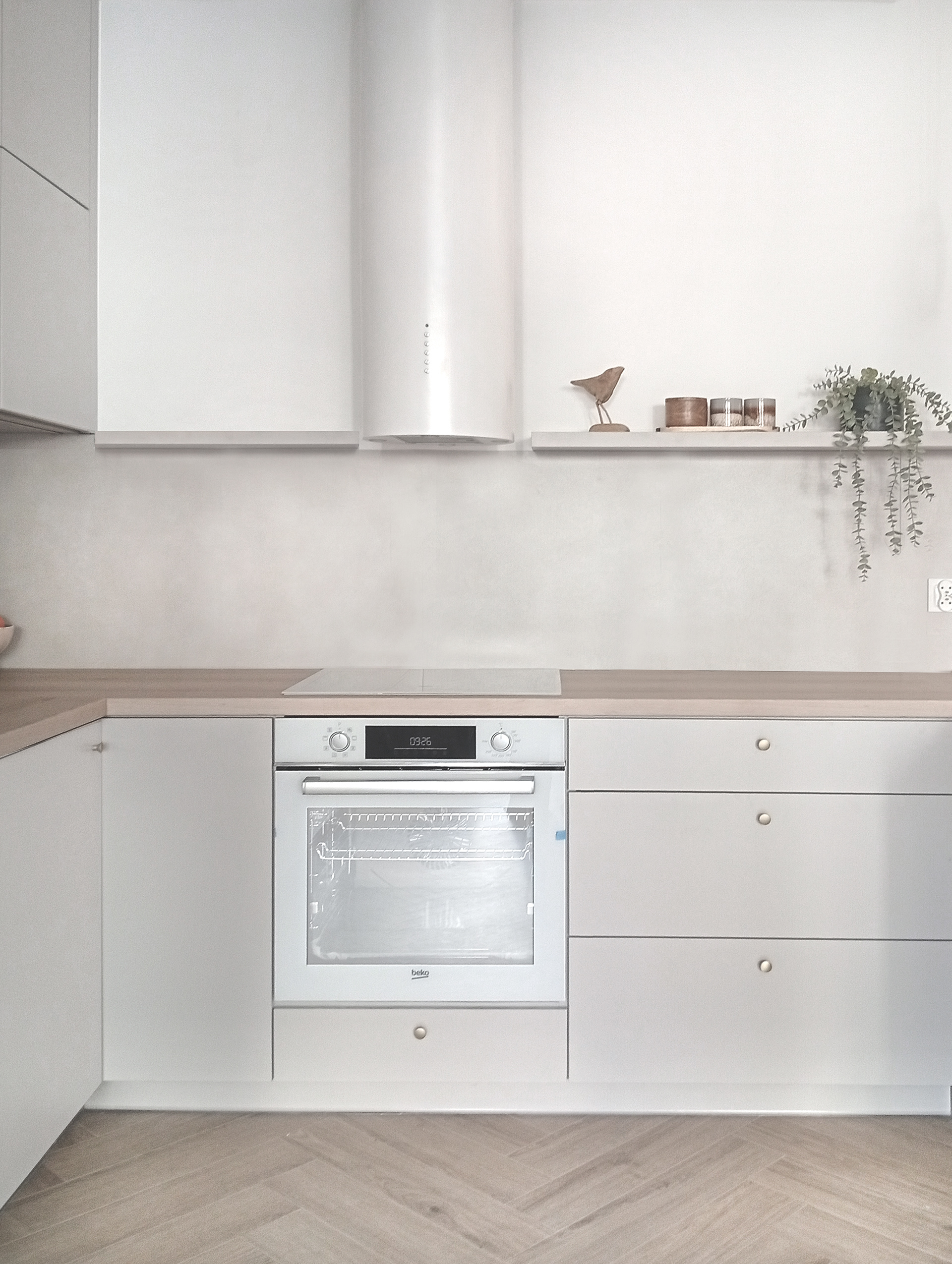 小inko 1 厨房

注：Koninko可能是一个特定名称，这里音译为小inko ，若有更准确的背景信息，可使翻译更精准 丨PolandKonin-6