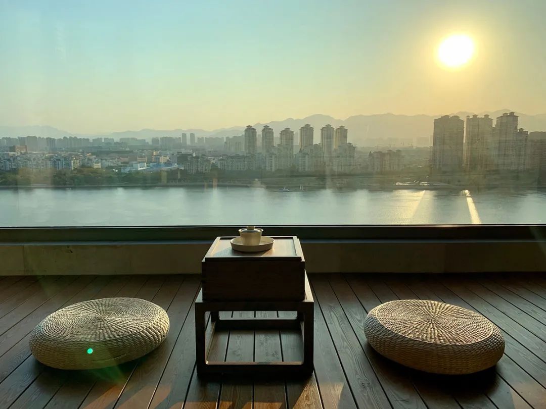 棕调优雅 · 低调豪宅设计丨陈禹-71