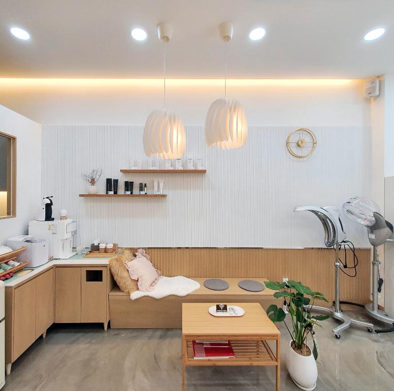 简约美容院 10 坪空间设计，明亮照明点睛之笔-4