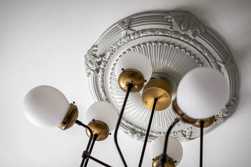 斯德哥尔摩 72 平米公寓，螺旋楼梯与玻璃隔间的完美结合-11