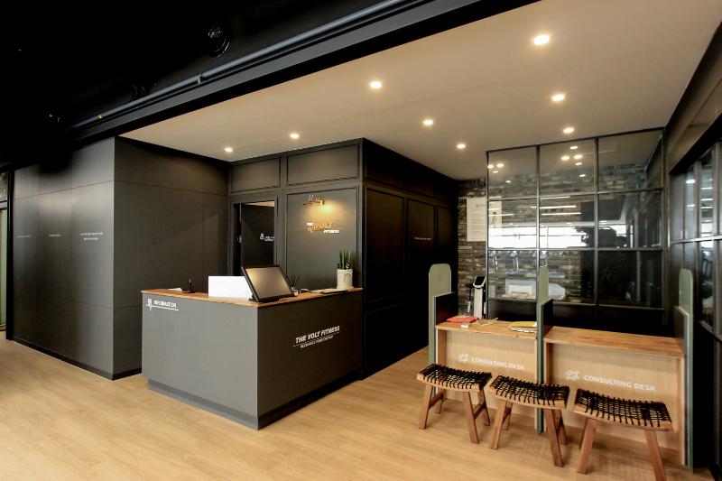 简约 85 坪运动中心设计，黑白色调打造精致空间-3