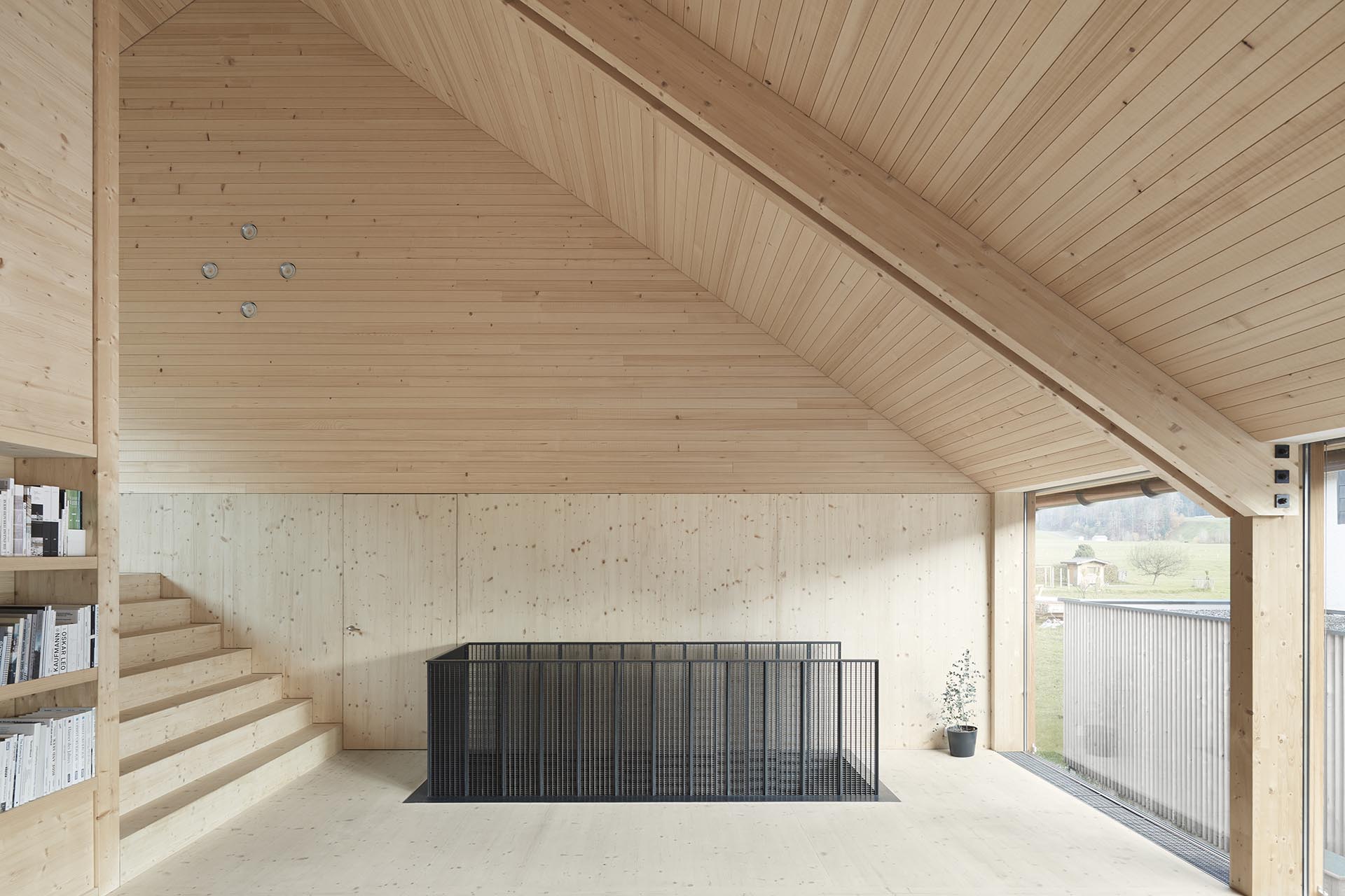 带建筑事务所的住宅建筑丨奥地利丨Innauer Matt Architekten-14