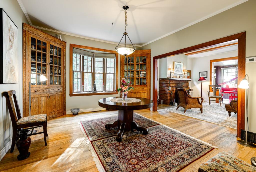 圣普拉西德劳伦琴地区温馨住宅丨Joli Joli Design-9