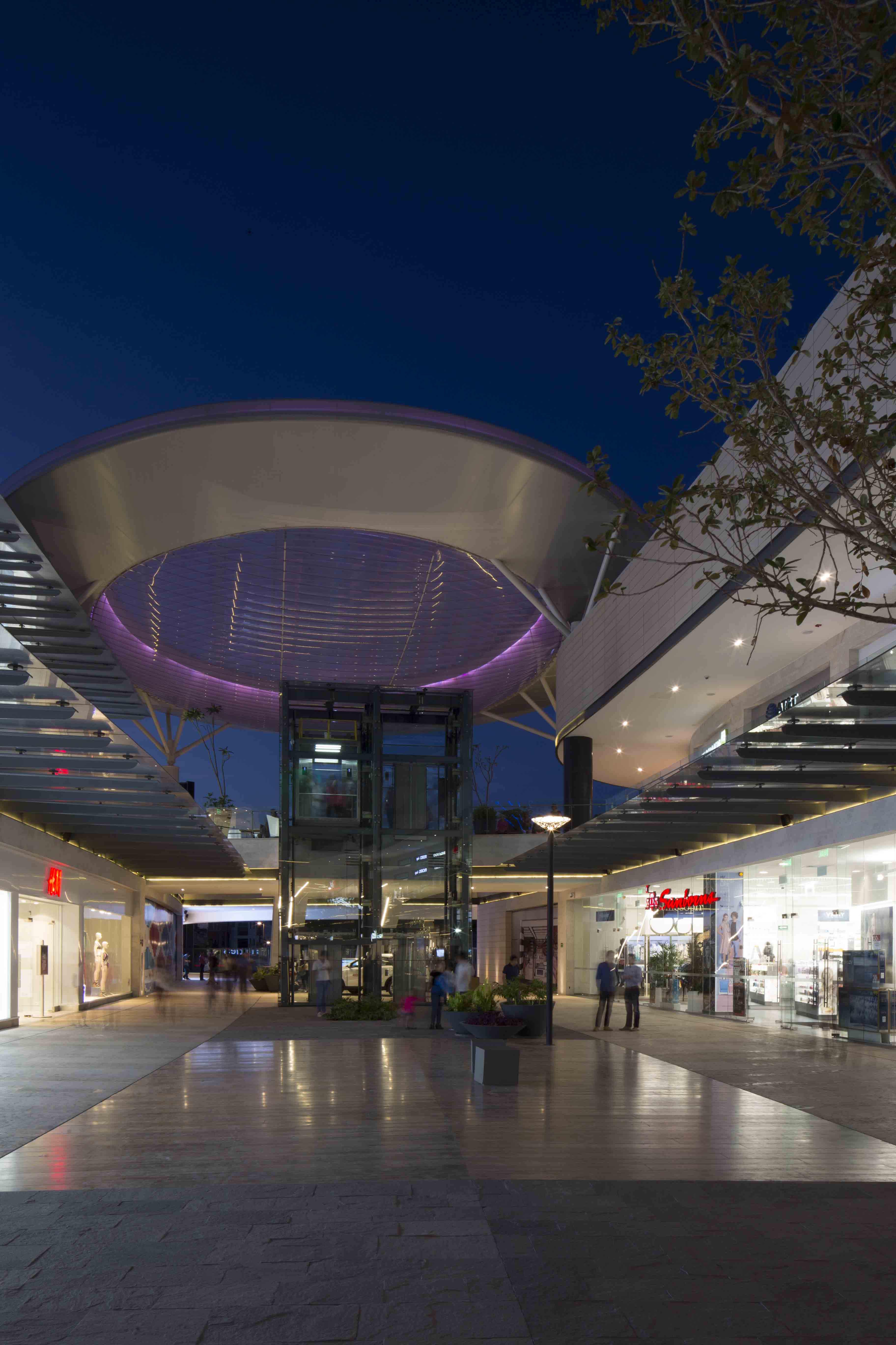 Puerta La Victoria 购物中心设计-26