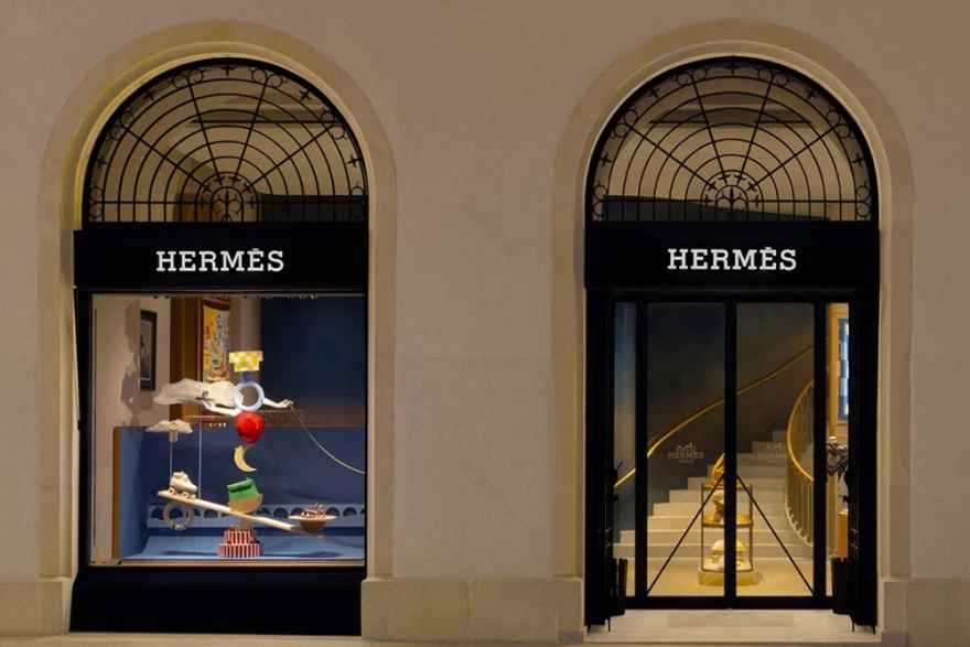 ECAL · Hermès 橱窗展示设计丨瑞士苏黎世丨Charitini Gkritzali-0