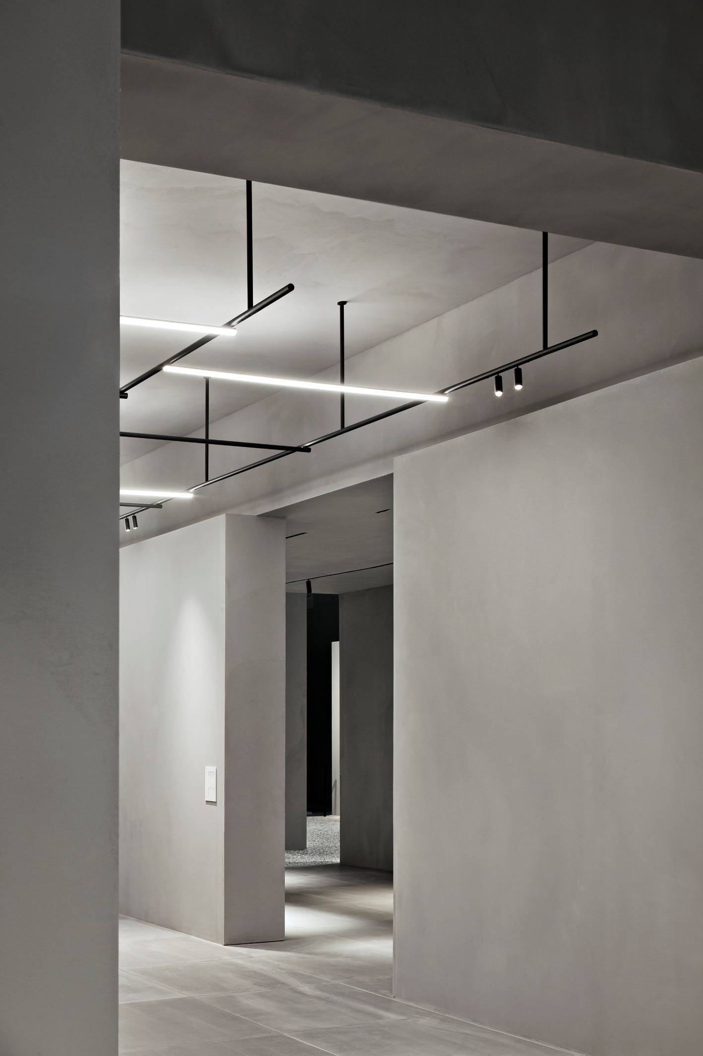 Vincent Van Duysen | Flos Fair Stand-4