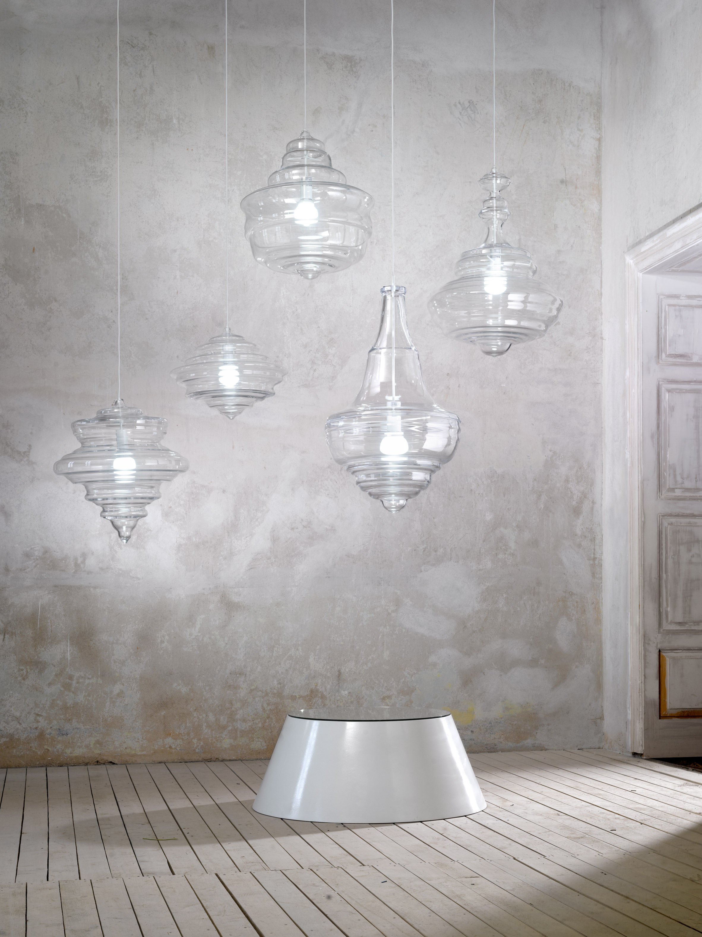 Lasvit 打造传统剧院吊灯的极简版-3