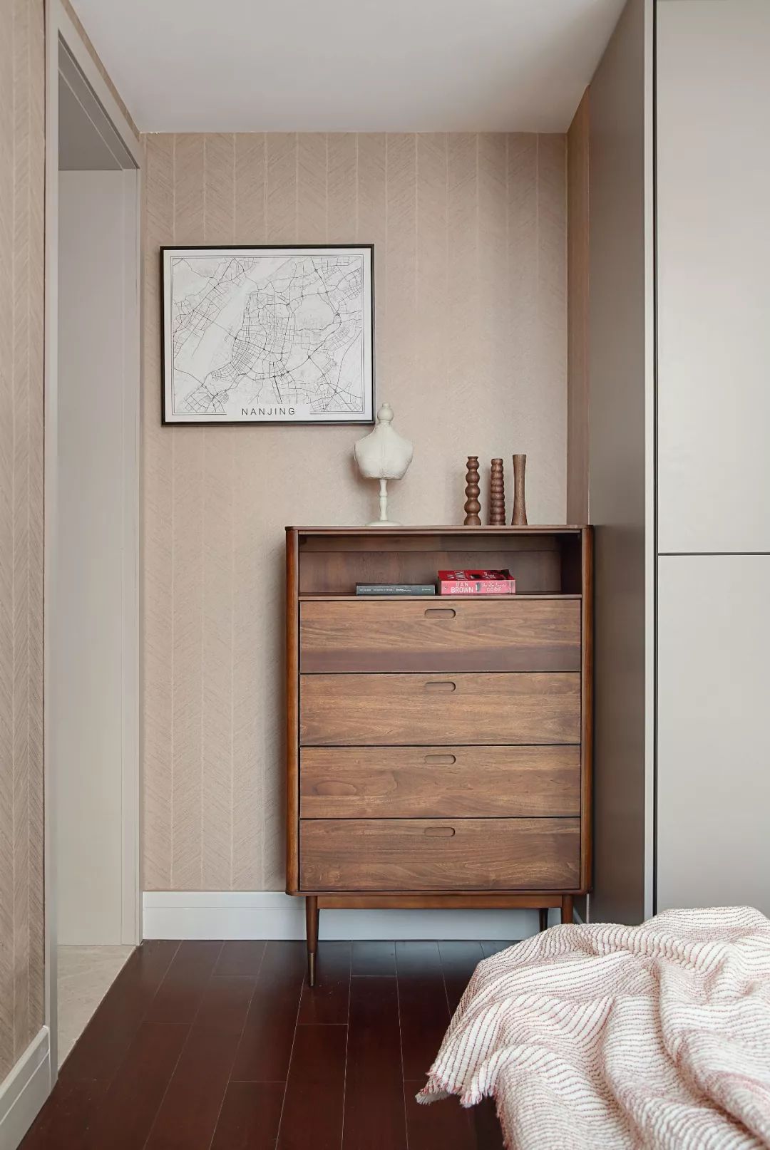 《锦色》——民航机长与轻食店主的色彩之家-79