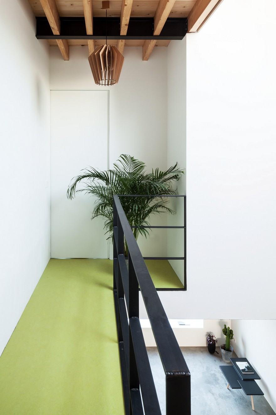 Old Brick House Replaced by a New Sustainable Timber House in Amsterdam-25