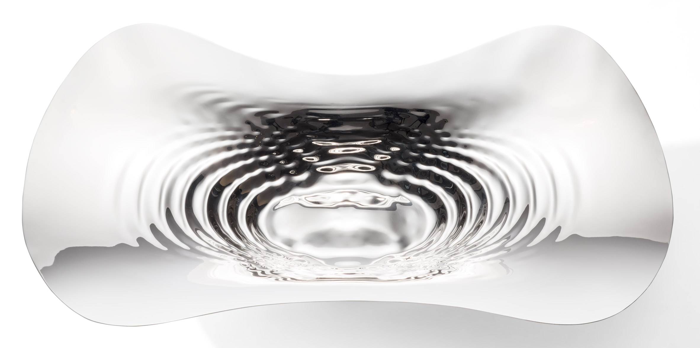 扎哈·哈迪德最后家具作品亮相，以 50 年代古董家具为灵感-35