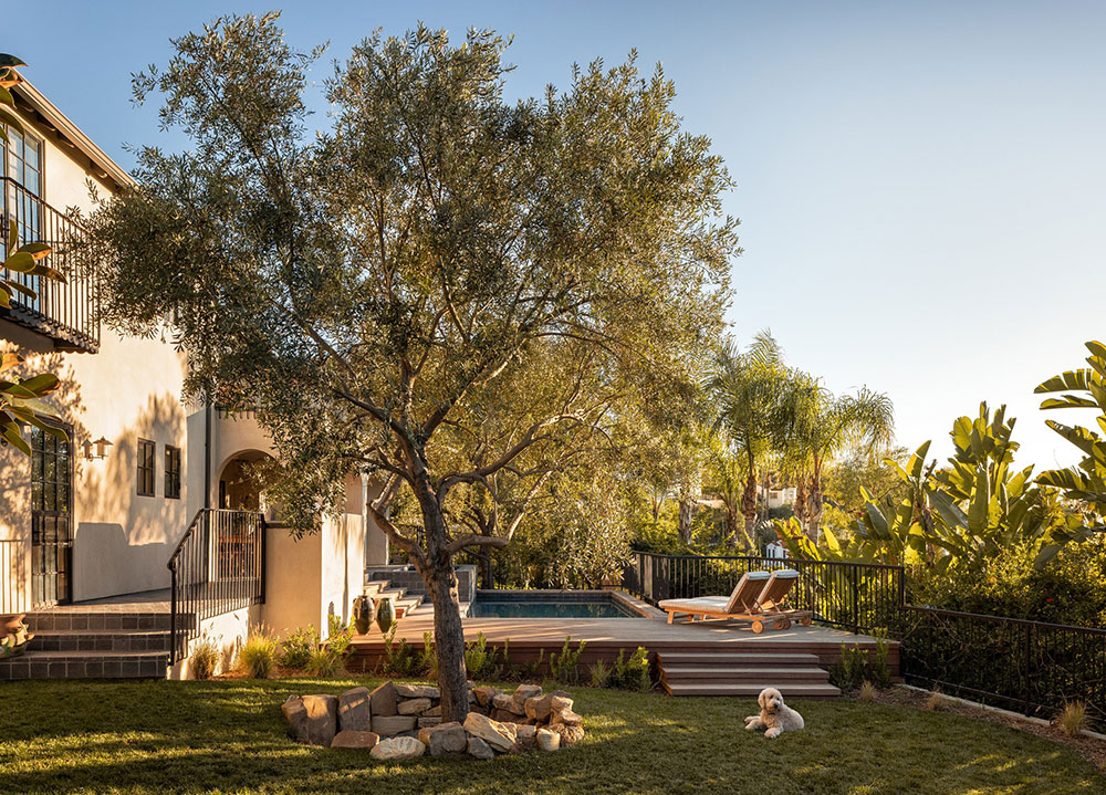 阳光明媚的加州 Tudor 家居设计-22