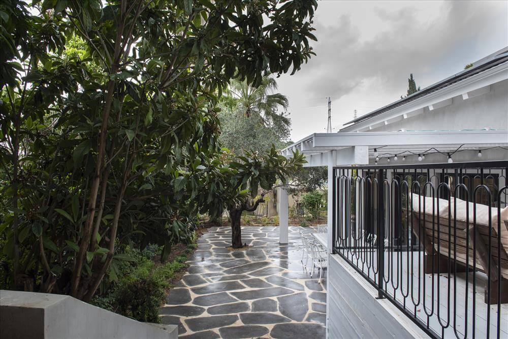 במקום לעבור, לשפץ: 200 מר' של כפריות עכשווית - WALLS : WALLS-95