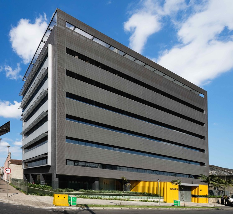 Almares Building  Reinach Mendonça Arquitetos Associados-1
