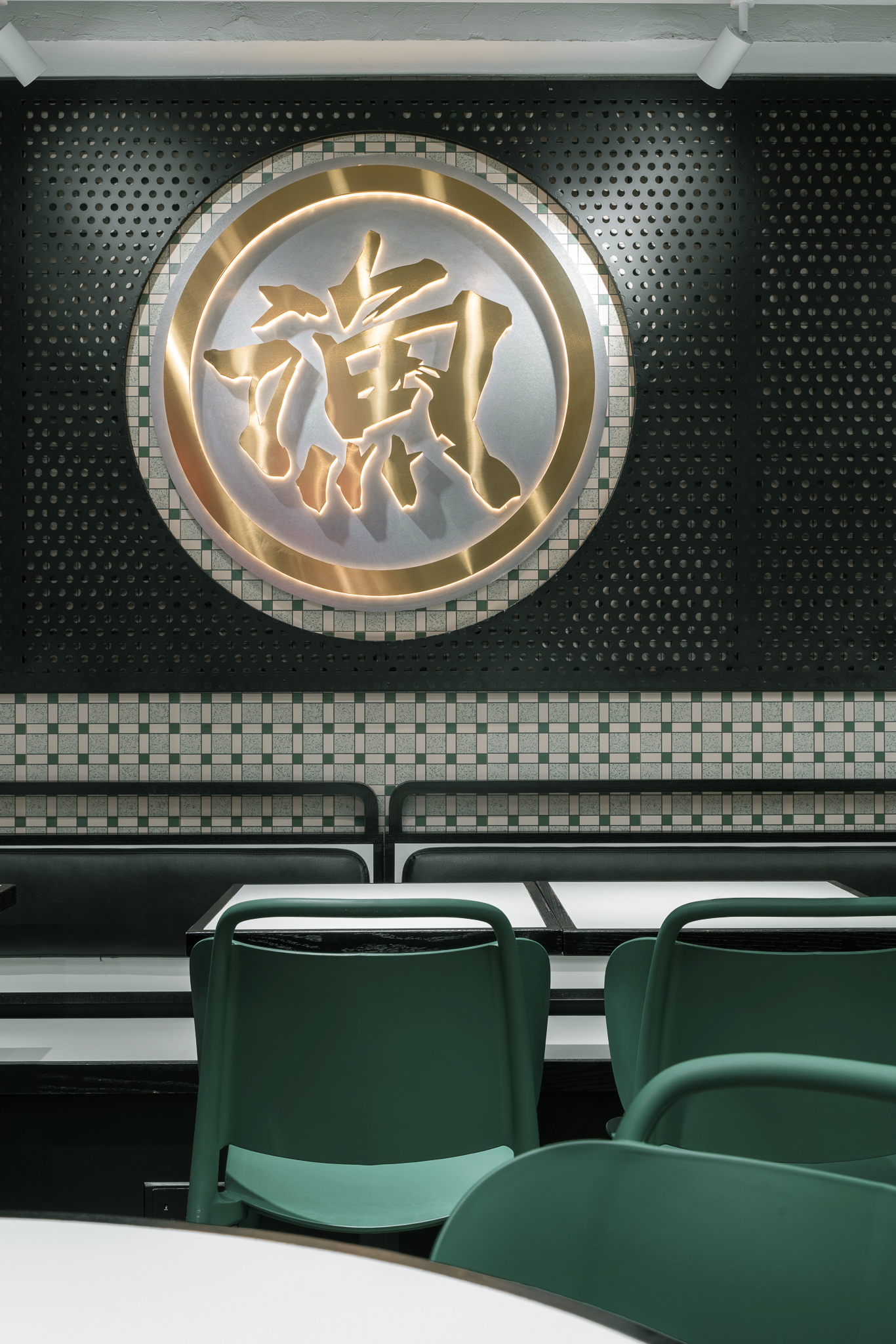 小吃店丨中国香港丨March Form-4