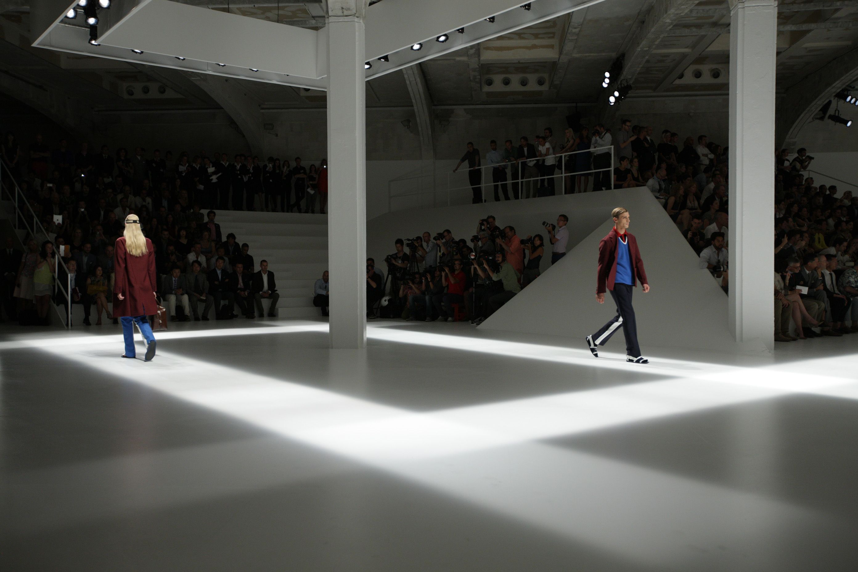 2013 春夏米兰 Prada 秀场——现代几何的演绎-11