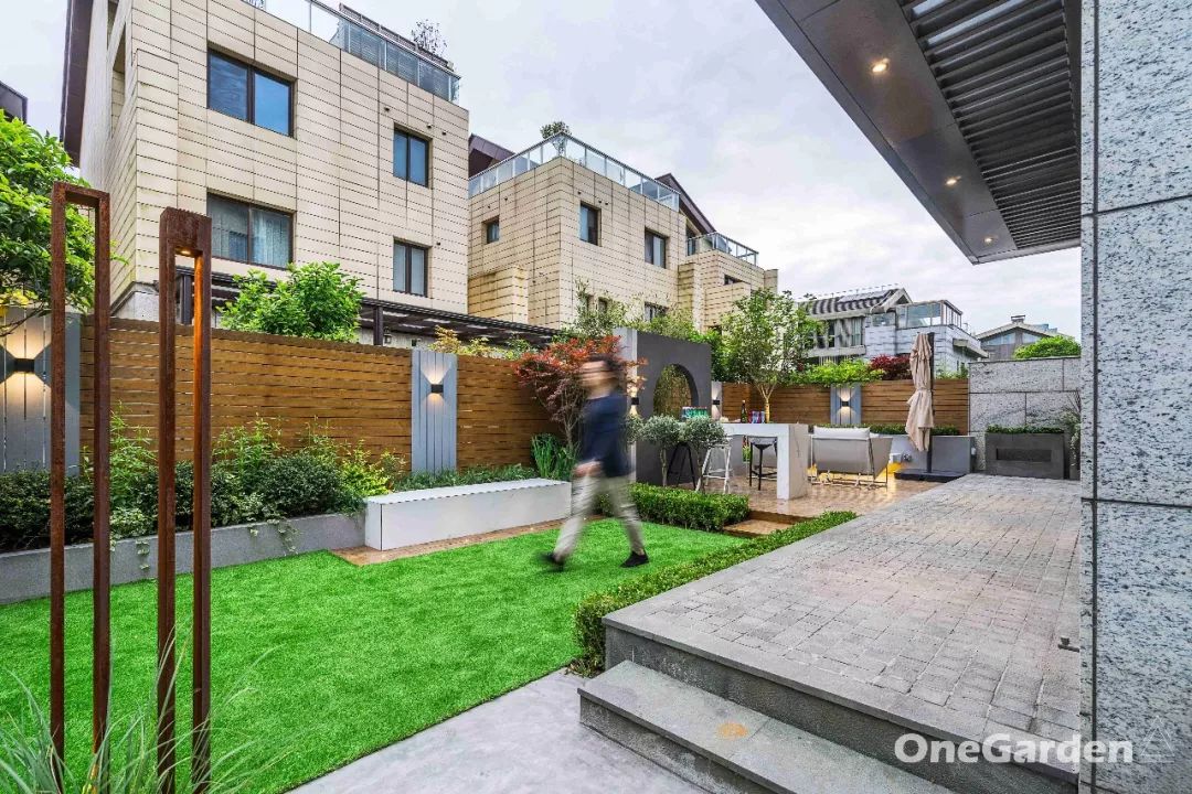 上海简约现代花园设计，实现建筑与自然的和谐共生-25