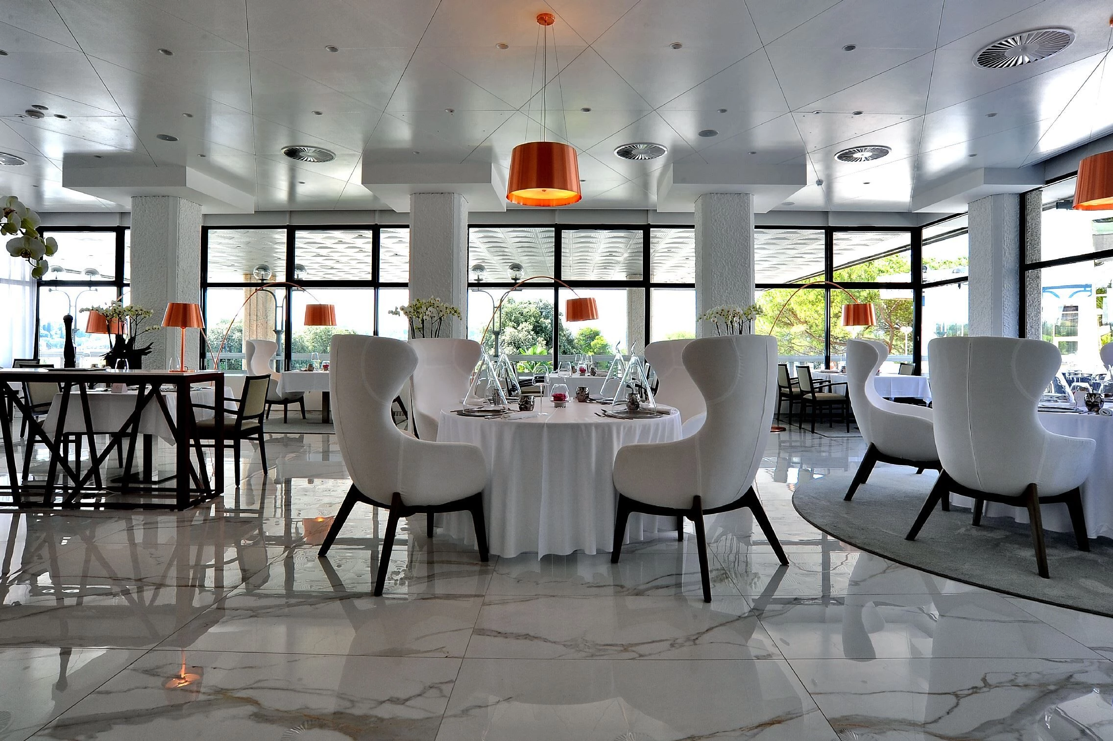 斯洛文尼亚阳光海岸优雅餐厅设计-5