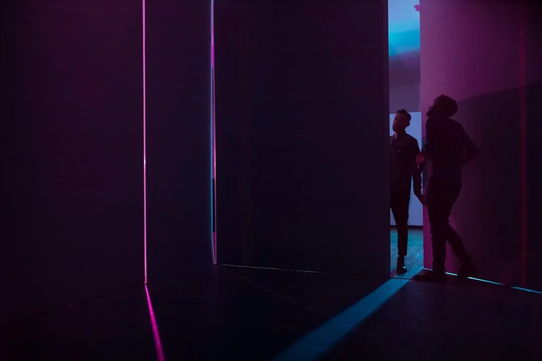 光影魔术 · 穿越黑暗的视觉艺术丨美国丨YAANK-37