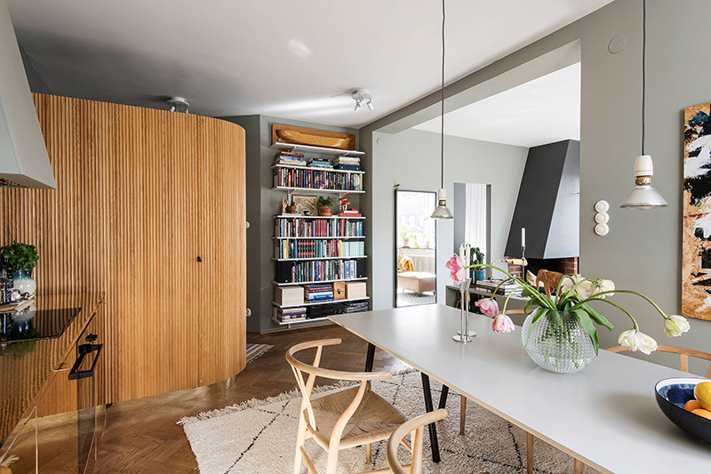 斯德哥尔摩 59 平米独特公寓 | 金色玻璃橱柜与圆形墙面-14