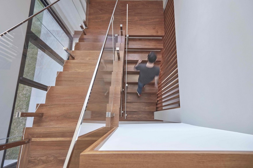 Cumaru House: An Imposing Example of Modern Brazilian Architecture-23