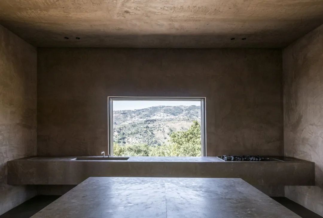 MORQ 建筑事务所打造简约纯粹的意大利海滨别墅-6