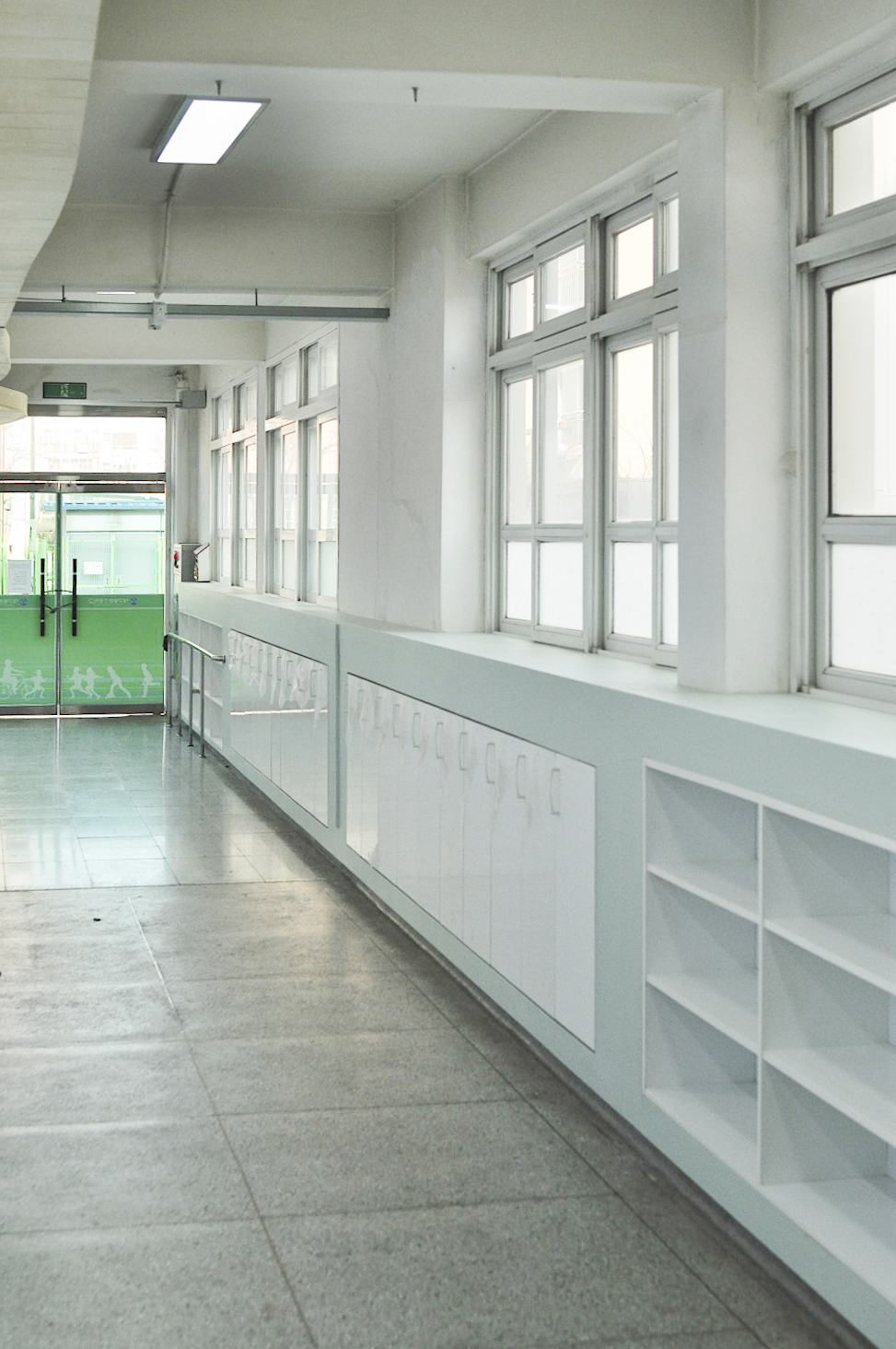 舒适氛围的木质小学校内饰设计-15