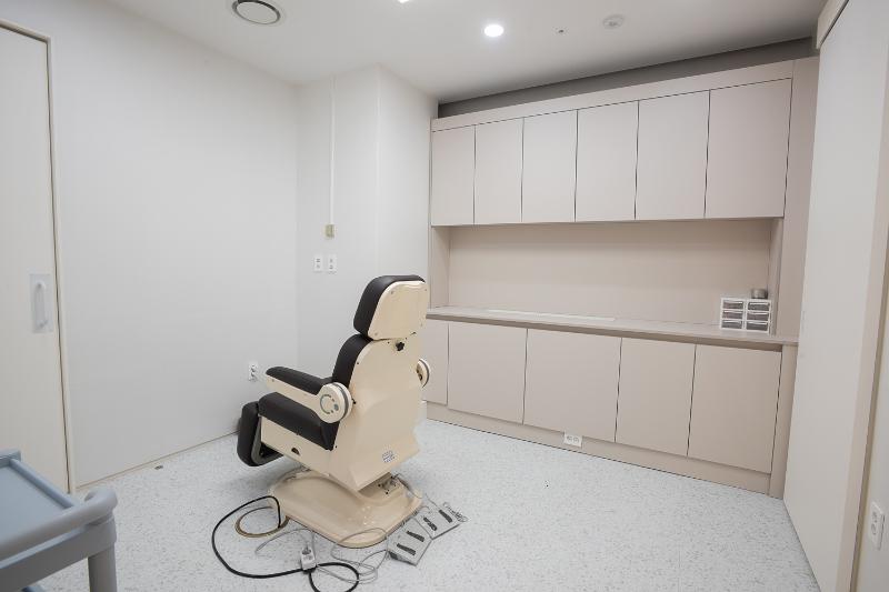 现代简约风美容诊所设计-9