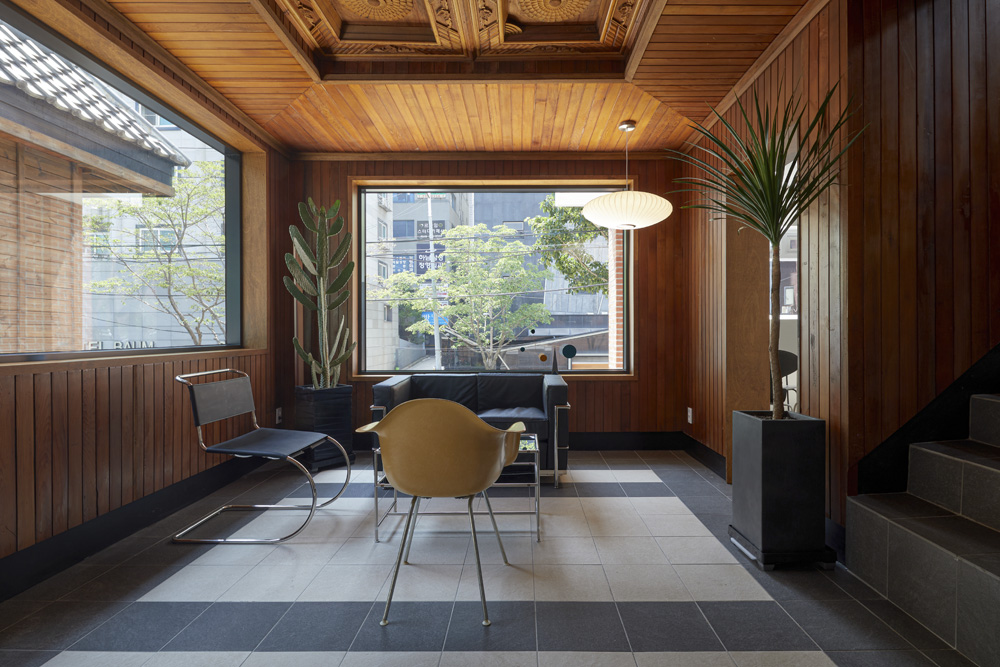 43 平米小户型的惊艳改造，极简主义的魅力展现-8