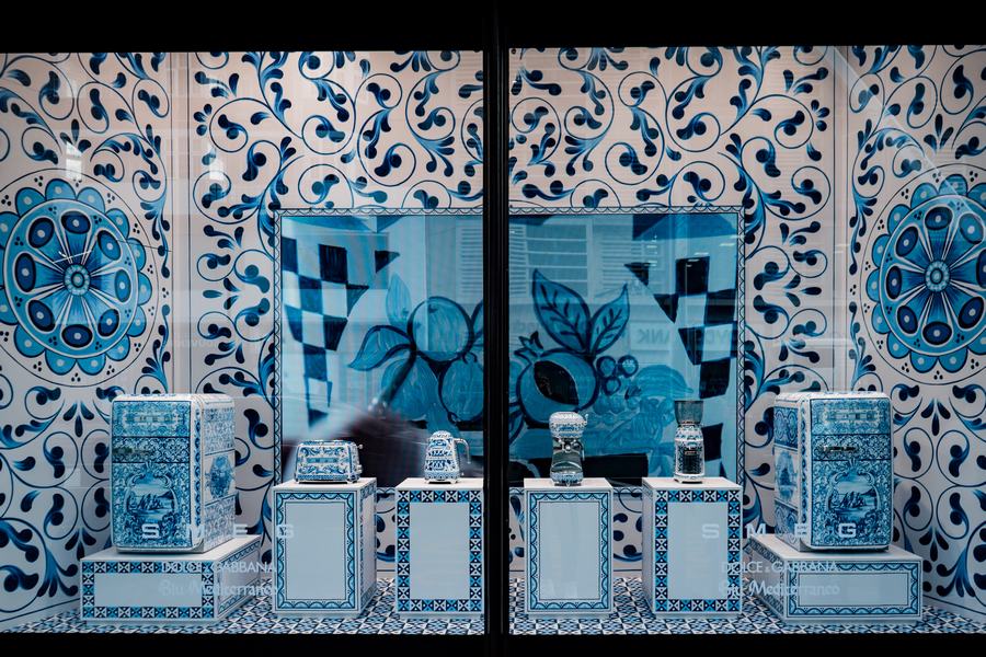 Smeg x Dolce & Gabbana推出最新合作:蓝色地中海 - 米尚丽零售设计网 MISUNLY- 美好品牌店铺空间发现者-1