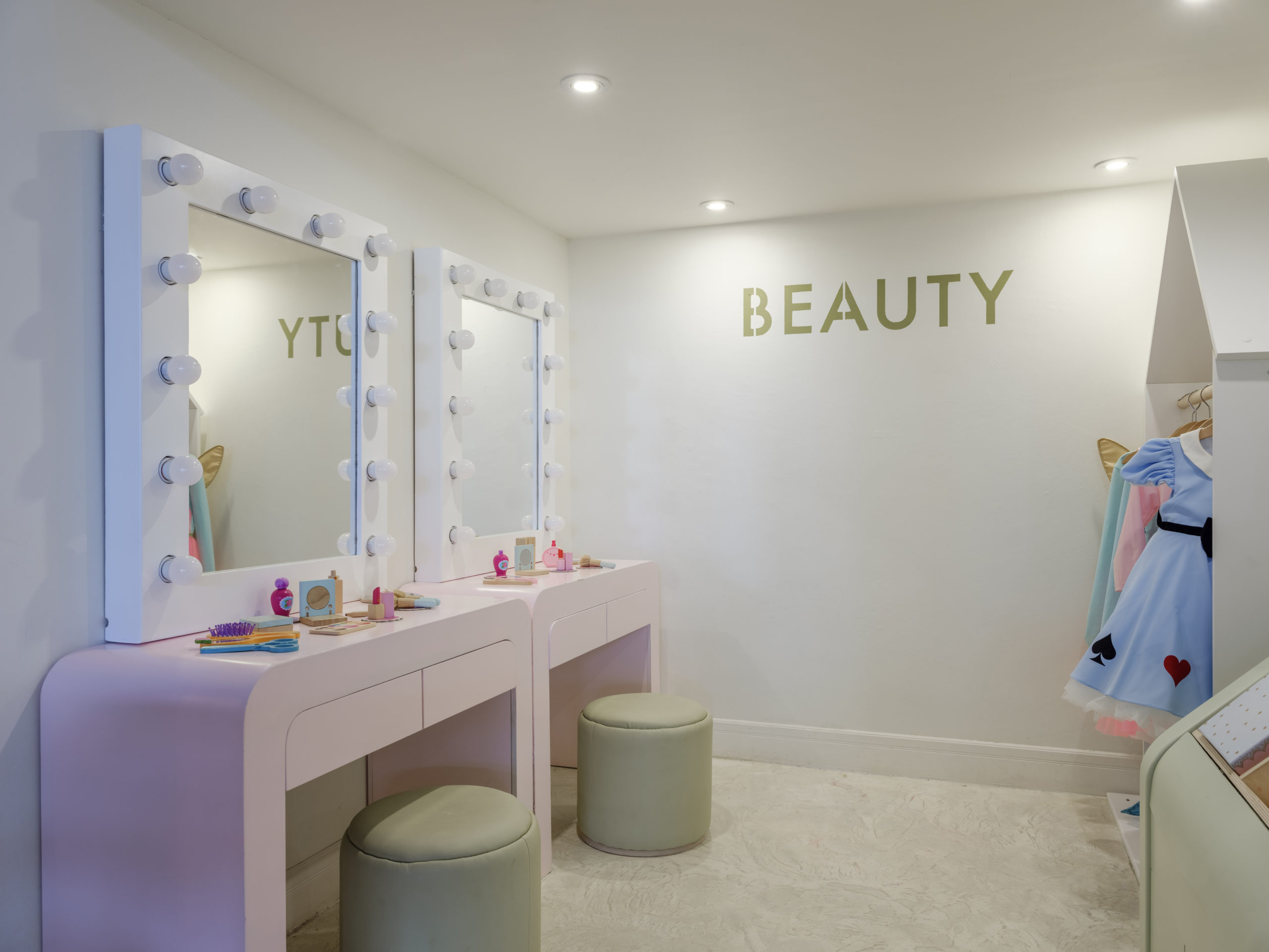 Littles a.t.o studio-8