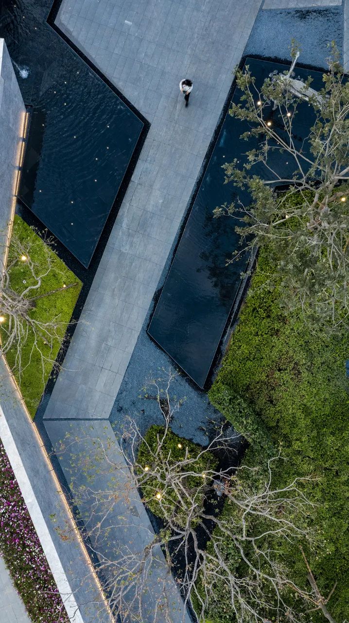 佛山金科城 | 山水折叠的现代城市庭园-10