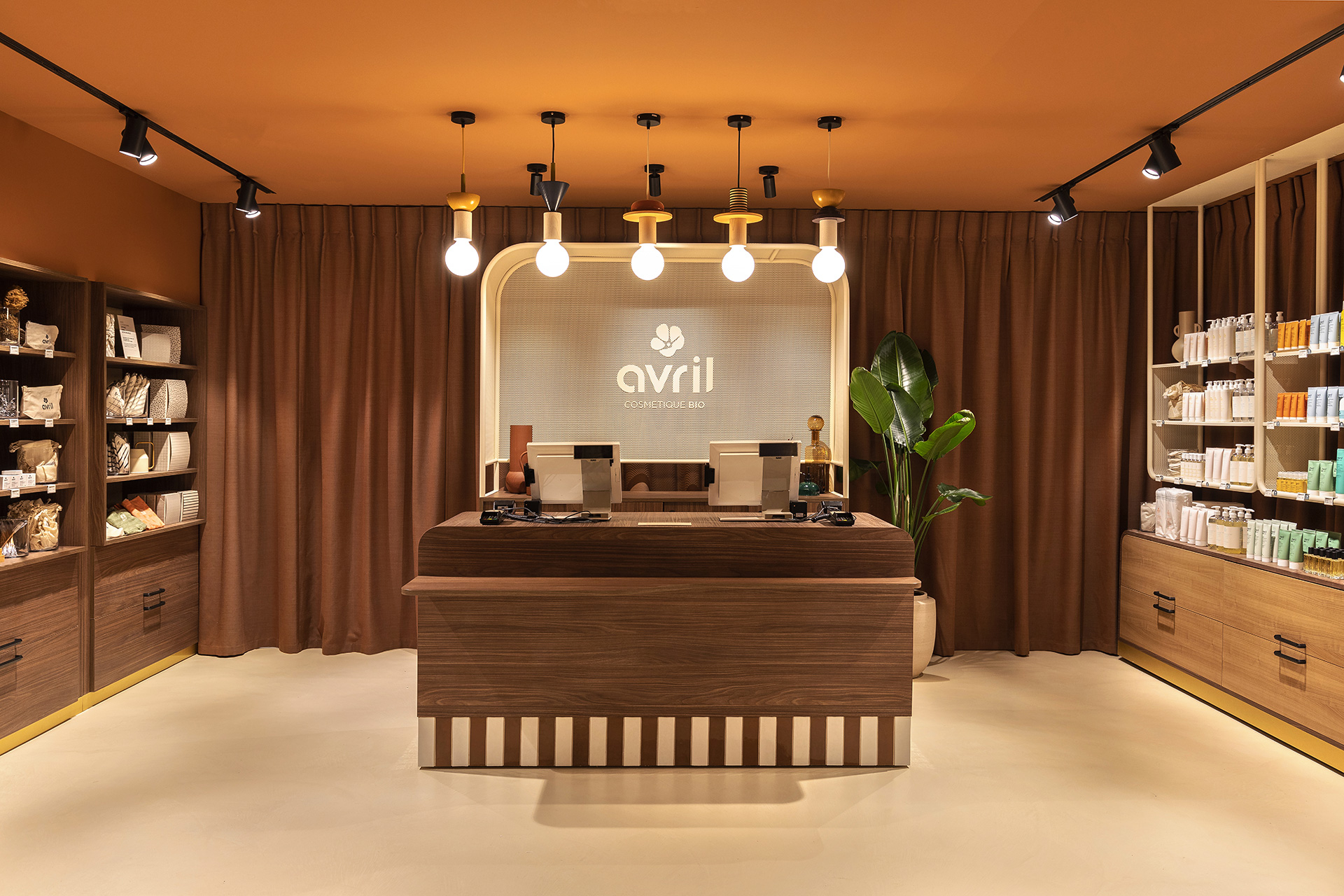 阿芙丽尔化妆品巴黎丨法国巴黎-9