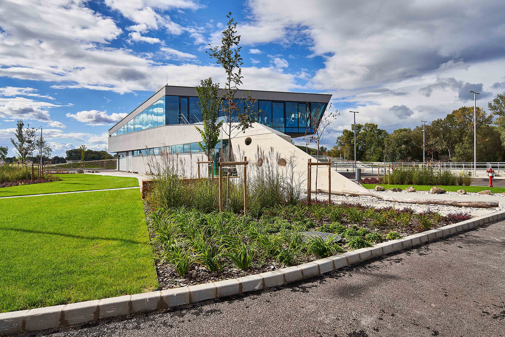 匈牙利 MosoniDanube 防洪闸门控制大楼丨TÉRHÁLÓZAT-19