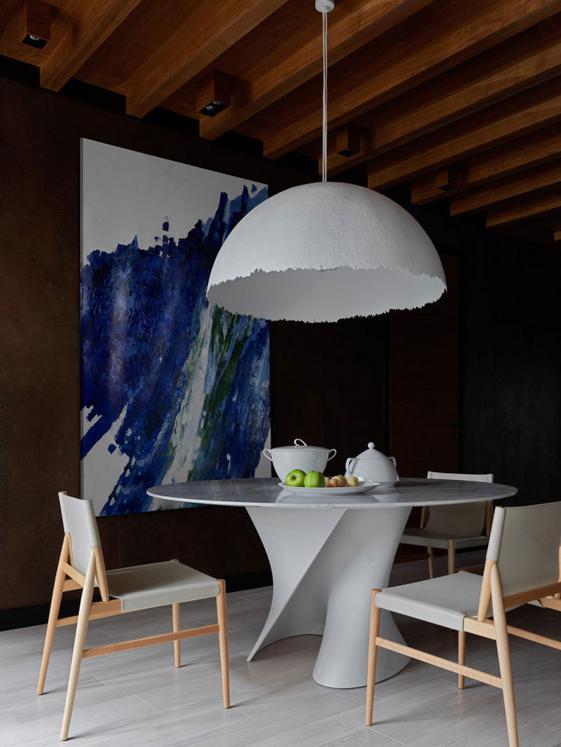 莫斯科时尚公寓 | 暗色调的现代魅力-2